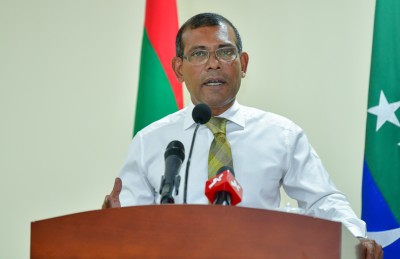 ދައުރުން ބޭރުން ކުއްލި ޖަލްސާއެއް ބާއްވަން ނަޝީދު އެދިވަޑައިގެންފި