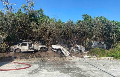 ހިތަދޫގެ މަގެއްގައި ހުރި ކާރުތަކެއްގައި ރޯވެ، އަލިފާނުގެ ހާދިސާއެއް!