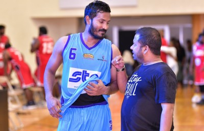 ޒިލާގެ ކޯޗުކަމުގެ ދަށުން ކިންގްސް އިން ޓްރޭނިން ފަށައިފި