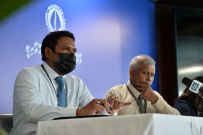 ޑޮލަރުގެ ކަޅު ބާޒާރު ހުއްޓުވަން ސިޔާސަތުތަކަށް ބަދަލުތަކެއް ގެންނަނީ