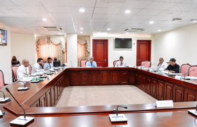 އެލްޖީއޭގެ ބޯޑަށް އައްޔަންކުރުމަށް ތިން ނަމެއް ލާމަރުކަޒީ ކޮމިޓީން ފާސްކޮށްފި
