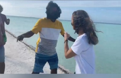 ރިހިވެލި ރިސޯޓަށް ބޮޑު ގުރޫޕެއް، ސެކިއުރިޓީގެ ފޯނު އަތުލައި ހަމަނުޖެހުމަކަށް