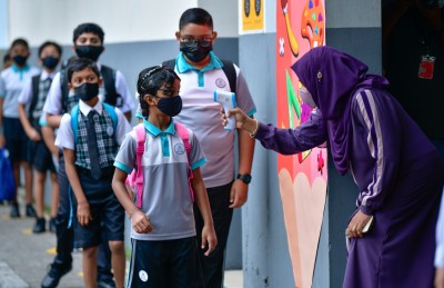 ކޮވިޑް ވެކްސިން ނުޖަހާ މީހުން ސްކޫލުތަކަށް ވަނުން އަންނަ މަހުން ފެށިގެން މަނާ