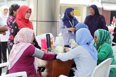 ސިއްހީ ދާއިރާގެ ބައެއް މުވައްޒަފުންނަށް އޮޅިގެން 70،000 ރުފިޔާ ޖަމާކޮށްފި