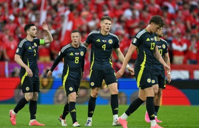 ސްކޮޓްލެންޑުން ހުރަސްއެޅުމުން ސްވިޒަލެންޑަށް ދެވަނަ ބުރަށް ދިއުމުގެ އިންތިޒާރު ދިގުވެއްޖެ