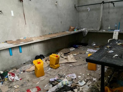 ކާނިވާ ސްޓޭޖުގައި ބަޔަކު ދިރިއުޅެނީ، ފޮރުވިފައިވާ މަސްތުގެ އައްޑާއެއް!