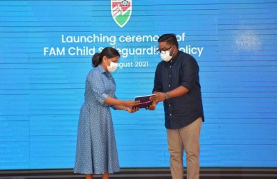 ފުޓުބޯޅައިގައި ޝާމިލުވާ ކުދިންގެ ރައްކާތެރިކަން ކަށަވަރު ކުރުމަށް އެފްއޭއެމުން ޕޮލިސީއެއް އެކުލަވާލައިފި