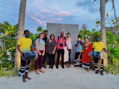 ރާއްޖެ އިޝްތިހާރު ކުރަން ދެކުނު އެފްރިކާގެ ނޫސްވެރިންގެ ޓީމެއް އަތުވެއްޖެ