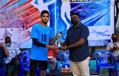 ޕޮލިސް ކްލަބުގެ މެޗުން ރަނޭ އަށް ފެނިވަޑައިގެންނެވި މަންޒަރު