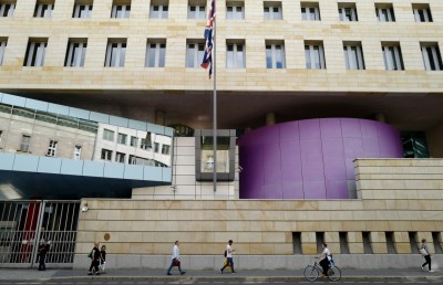 ޖާސޫސް ކުރުމުގެ ތުހުމަތުގައި ޖަރުމަނުން އިނގިރޭސިއަކު ހައްޔަރުކޮށްފި