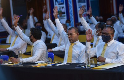 ރައީސް ދެއްކެވީ ފުރިހަމަ ބާރާއި ކޮންޓްރޯލް އޮތްކަން!
