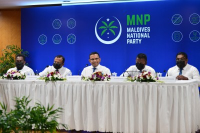 އެމްއެންޕީގެ ރައީސްކަން އޮޓޮމެޓިކުން ލިބުނީ ނާޒިމަށް