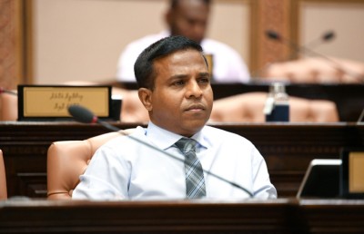 ޕާޓީގެ ތެރޭގައި ފެކްޝަންތަކެއް އޮތްކަމަކަށް ގަބޫލެއްނުކުރަން: އަބްދުﷲ