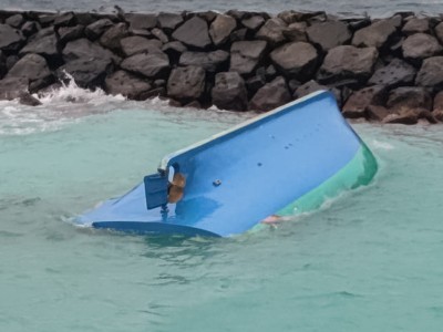 ފީވަކު ނެރުމައްޗަށް ދޯންޏެއް ބަންޑުން ޖަހާލައިފި