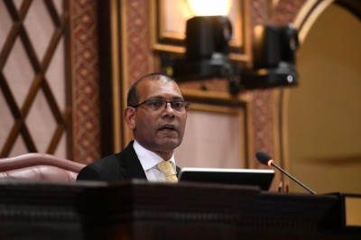 ހިޔާ ފްލެޓްތަކުގައި ރައްޔިތުން ދިރިއުޅެނީ މަޖުބޫރުވެގެން: ރައީސް ނަޝީދު