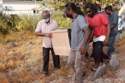 ވަށައިގެންވަނީ ބައްޕަގެ ހަނދާންތައް: ގާތިލުންނަށް މައާފެއް ނެތް!
