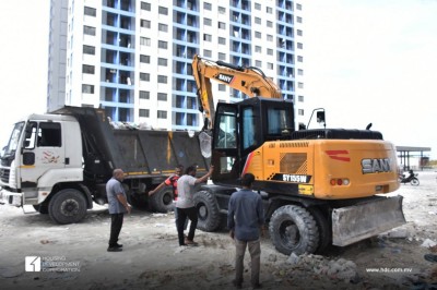 ހިޔާ ފްލެޓް ސަރަހައްދަށް ޖަމާކޮށްފައި ހުރި ކުނިތައް އެޗްޑީސީން ނަގައިފި