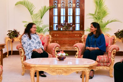 ޝާހިދުގެ ކާމިޔާބީގެ ފަހަތުގައި ހުންނެވި އެއް ބޭފުޅަކީ އެމަނިކުފާނުގެ އަނބިކަނބަލުން: ފަޒްނާ
