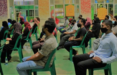 މަންދު ކޮލެޖުގެ ދަރިވަރުންނަށް އެ ކޮލެޖުން ލެޕްޓޮޕް ހަދިޔާކޮށްފި