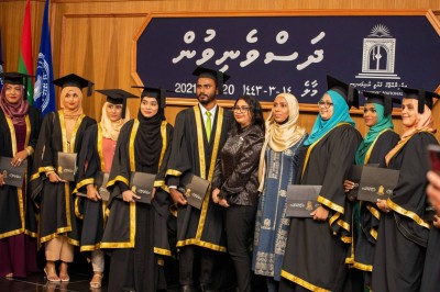 ދިވެހިރާއްޖޭގެ ގައުމީ ޔުނިވާސިޓީގެ ދަސްވެނިވުމަށް ފަލިޖެހުނުވަރު