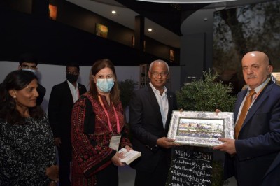 ރައީސްގެ ދެކަނބަލުން ފަލަސްތީނާއި ސައޫދީގެ ޕެވިލިއަނަށް ޒިޔާރަތްކުރައްވައިފި