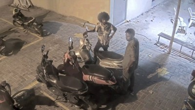 ސައިކަލެއް ވަގަށް ނެގި ދެމީހަކު ހޯދަން ފުލުހުން ވީޑިއޯއެއް އާއްމު ކޮށްފި