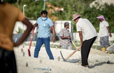 ކޮވިޑުގައި މަރުވާ މީހުން ހިނަވާ ގޮތަށް އުސޫލު ބަދަލުކޮށްފި