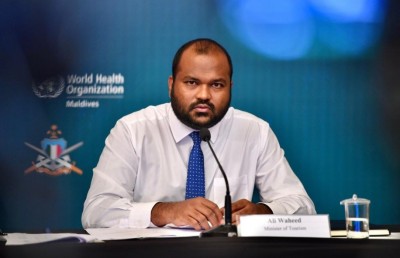 އަލީ ވަހީދު ހިމާޔަތަކަށް ނޭދޭ، ރާއްޖެ ނާންނާކަށް ވެސް ނޫޅޭ: ވަކީލުން