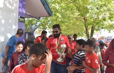 ބަކާ: ރަން ޖީލުގެ މައި ތަނބެއް، ނަމޫނާ އެތުލީޓެއް