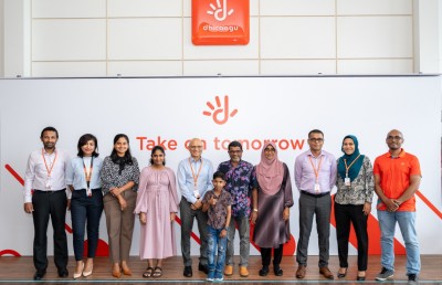 ނަސީބުވެރިޔާއާ ދިރާގުން ޓެސްލާ ކާރު ހަވާލުކޮށްފި