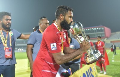 ބަކާ: ރަން ޖީލުގެ މައި ތަނބެއް، ނަމޫނާ އެތުލީޓެއް