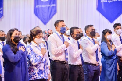 ޑޮލަރުގެ ކަޅު ބާޒާރު ހުއްޓުވުމަކަށް ގެންނަން އެމްއެންޕީން މަސައްކަތް ކުރަނީ