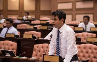 މި ސަރުކާރުން ލޯނު ނަގަން ޖެހުނީ ކުރީ ސަރުކާރުގެ ސަބަބުން: ސަލީމް