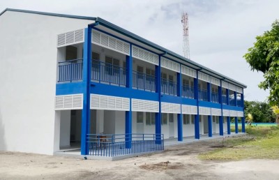 އިންޑިއާގެ ހިލޭ އެހީގައި ކިނޮޅަހާއި ޅޮހީގައި ހެދި ކްލާސްރޫމުތައް ހަވާލުކޮށްފި