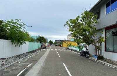 އަންހެނެއްގެ ބޮލުގައި ގާ ބުރިއަކުން ޖެހި މީހަކު ހައްޔަރުކޮށްފި