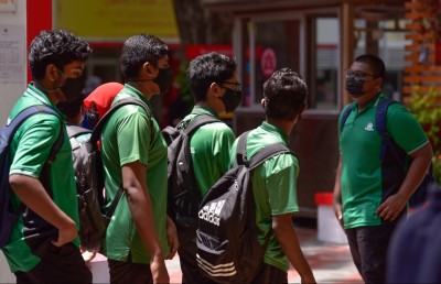 ފޮތްދަބަސް ގުޑުވައެއް ނުލެވުނު، ޑޮކްޓަރުން ކަންބޮޑުވޭ!