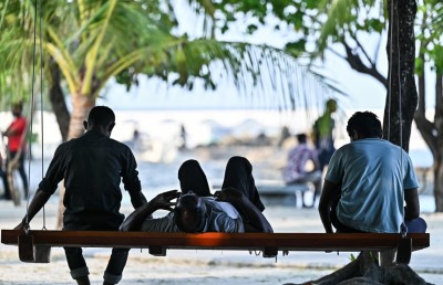 އާބާދީ އިތުރު ނުވެ، ރަތް ރޮނގު ހުރަސް ކުރަނީ!