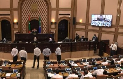 ފަނޑިޔާރުންގެ އޯޑިއޯތަކާ ގުޅުވައި، މަޖިލީހުގެ ޖަލްސާ ހުއްޓުވައިފި