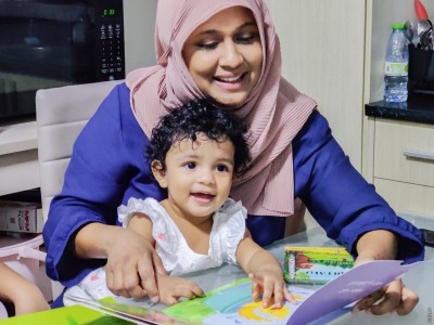 ޞަފާ ފޮތުގެ ދުނިޔެއެއްގައި، އިބުރަތްތެރި ވާހަކަތަކެއް