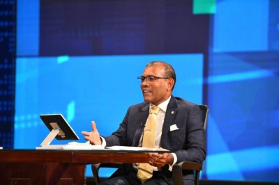 ގޯއްޗާއި ފްލެޓު ދޭނީ ސަރުކާރުން، އަޅުގަނޑަކީ ސަރުކާރެއް ނޫން: ނަޝީދު