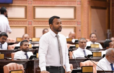 މަތީ ތައުލީމު ކުރިއަރުވަން ހެޔޮ ނިޔަތެއް އޮތް ނަމަ، މަޖިލިސް މެމްބަރުންގެ ތައުލީމީ ޝަރުތު ހިމަނަން ގޮވާލައިފި