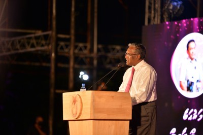 ރާއްޖެ އިގްތިސޯދީ ވަޅުގަނޑުން ސަލާމަތް ކުރަން ޔާމީން ބޭނުންވޭ: ރައީސް ވަހީދު