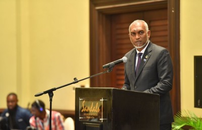 ޓްރަމްޕަށް ދިން ހަމަލާ ރައީސް މުއިއްޒު ކުށްވެރި ކުރައްވައިފި
