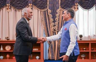 އިންޑިއާ ސަފީރު ރައީސްއާ ބައްދަލުކުރައްވައި އެހީވުމުގައި ދެމި އޮންނާނެ ކަމުގެ ޔަގީންކަން ދެއްވައިފި