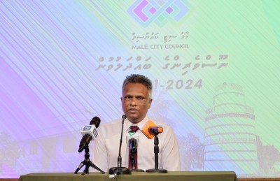 ފްލެޓްތައް އަވަހަށް ނިންމައި، ހަވާލުކުރަން ޖެހޭ: މޭޔަރު