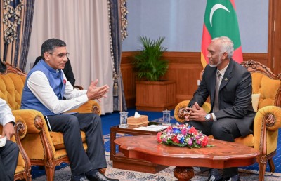 އިންޑިއާ ސަފީރު ރައީސްއާ ބައްދަލުކުރައްވައި އެހީވުމުގައި ދެމި އޮންނާނެ ކަމުގެ ޔަގީންކަން ދެއްވައިފި