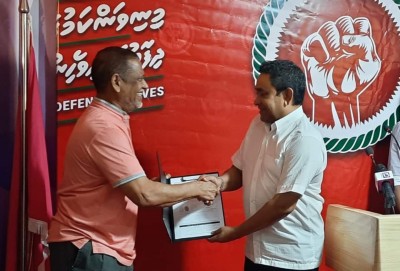 އެމްޑީޕީގައި އިސްކޮށް މަސައްކަތް ކުރެއްވި ނަޒާކީ ޒަކީ ޕީޕީއެމާ ގުޅިވަޑައިގެންފި