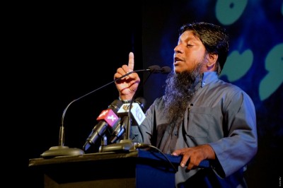 ޝައިޚް ފަރީދުގެ ދަރުހުން: މަރަށް ތައްޔާރުވެ ދީން ހިމާޔަތްކުރަންޖެހޭ
