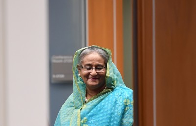 ޝައިހް ހަސީނާގެ މަސައްކަތު މީހަކު މިހާރު ދަތުރުކުރަނީ ހެލިކޮޕްޓަރުގައި