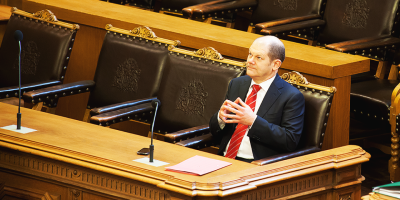 ޖަރުމަނުގެ އައު ޗާންސެލަރު އޯލާފް ޝޯލްޒްސް މަގާމުގެ ހުވާ ކުރައްވައިފި